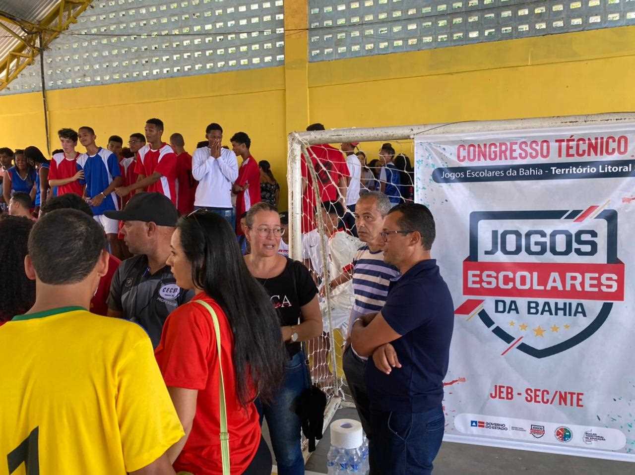 Camacã: Prefeitura faz manutenção de campos de futebol, pinturas em quadras e recebe jogos escolares